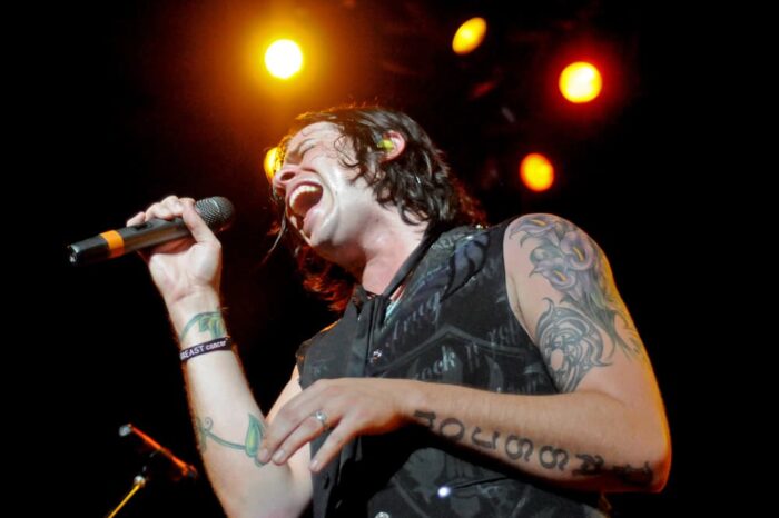 Hinder in Concert at Blossom Music Center © Amy Weiser, Photographer